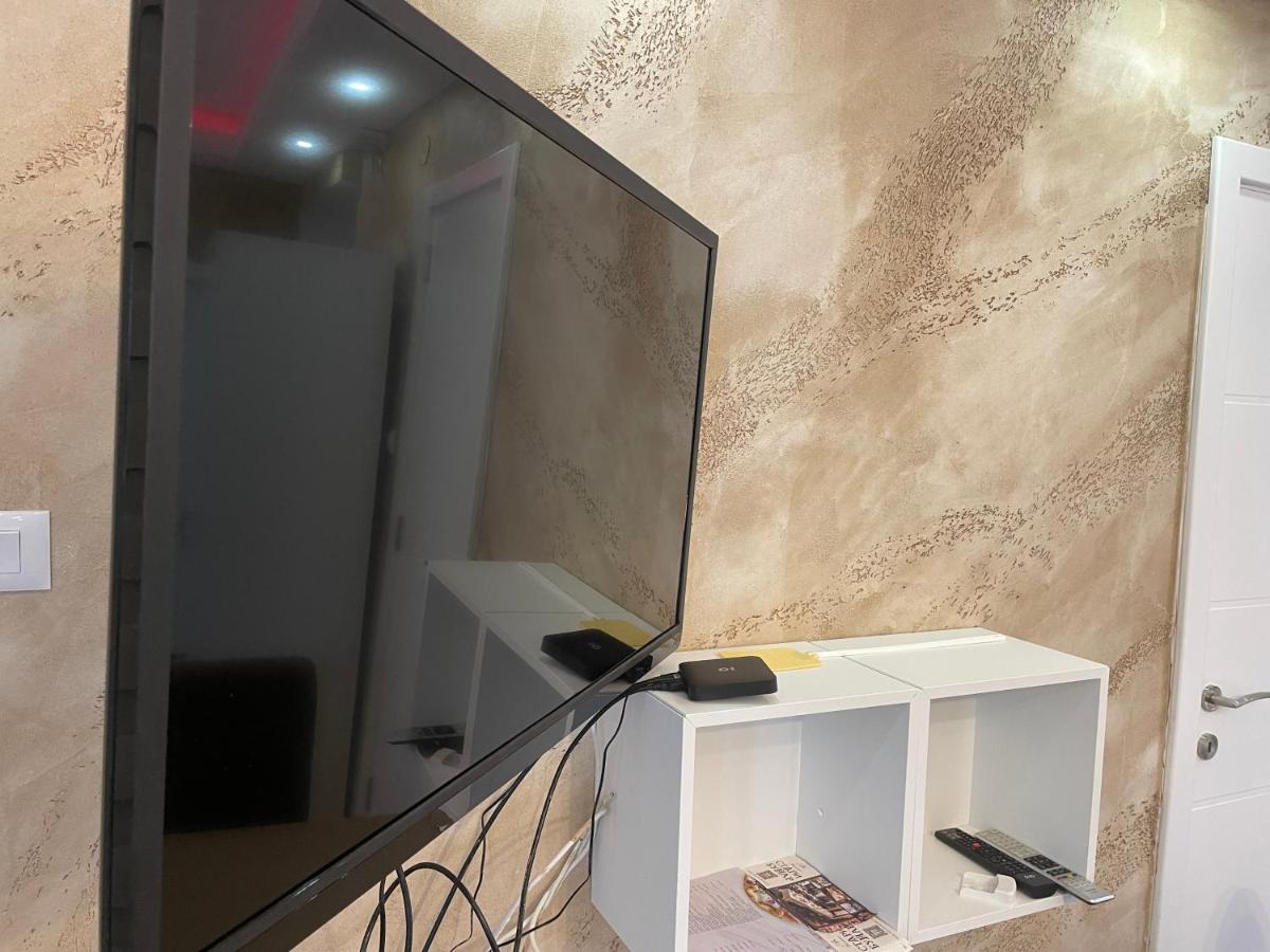 Bora Apartmani - Free Parking - City Center 弗拉涅 外观 照片
