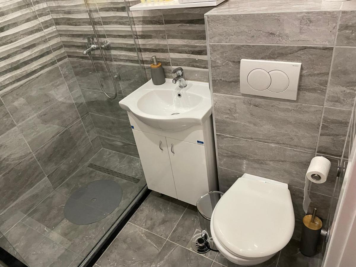 Bora Apartmani - Free Parking - City Center 弗拉涅 外观 照片