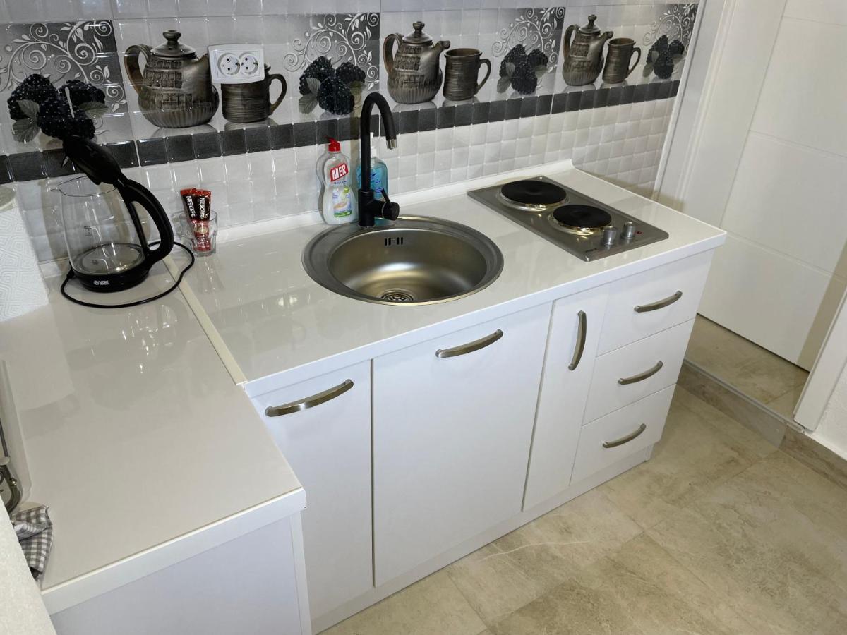 Bora Apartmani - Free Parking - City Center 弗拉涅 外观 照片