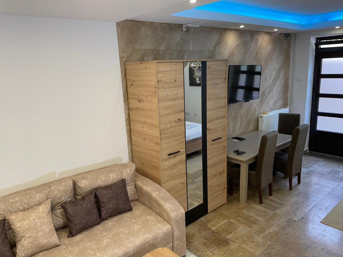 Bora Apartmani - Free Parking - City Center 弗拉涅 外观 照片