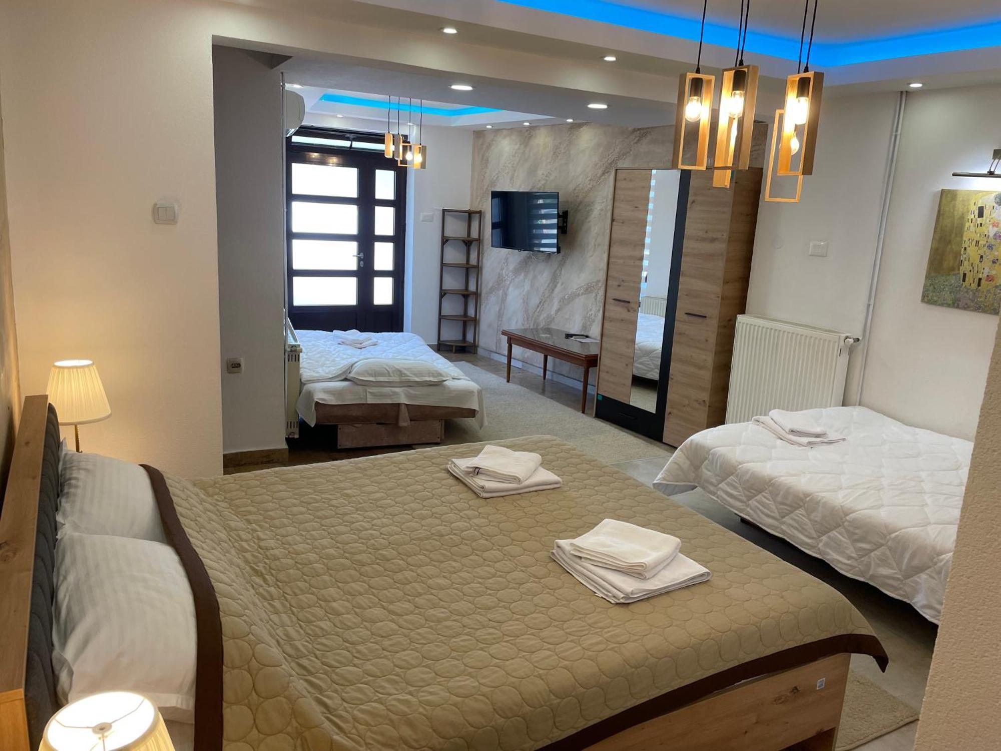 Bora Apartmani - Free Parking - City Center 弗拉涅 外观 照片
