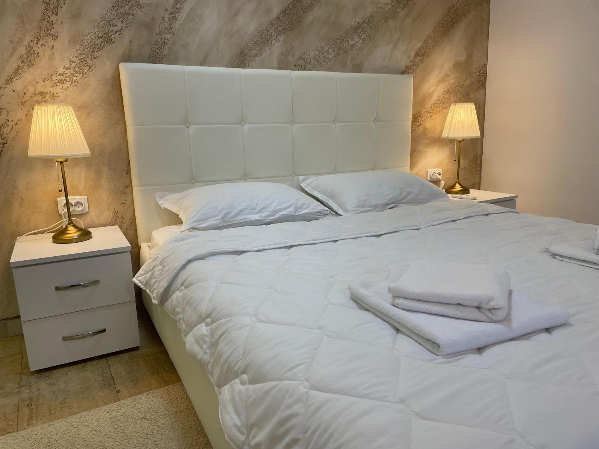 Bora Apartmani - Free Parking - City Center 弗拉涅 外观 照片